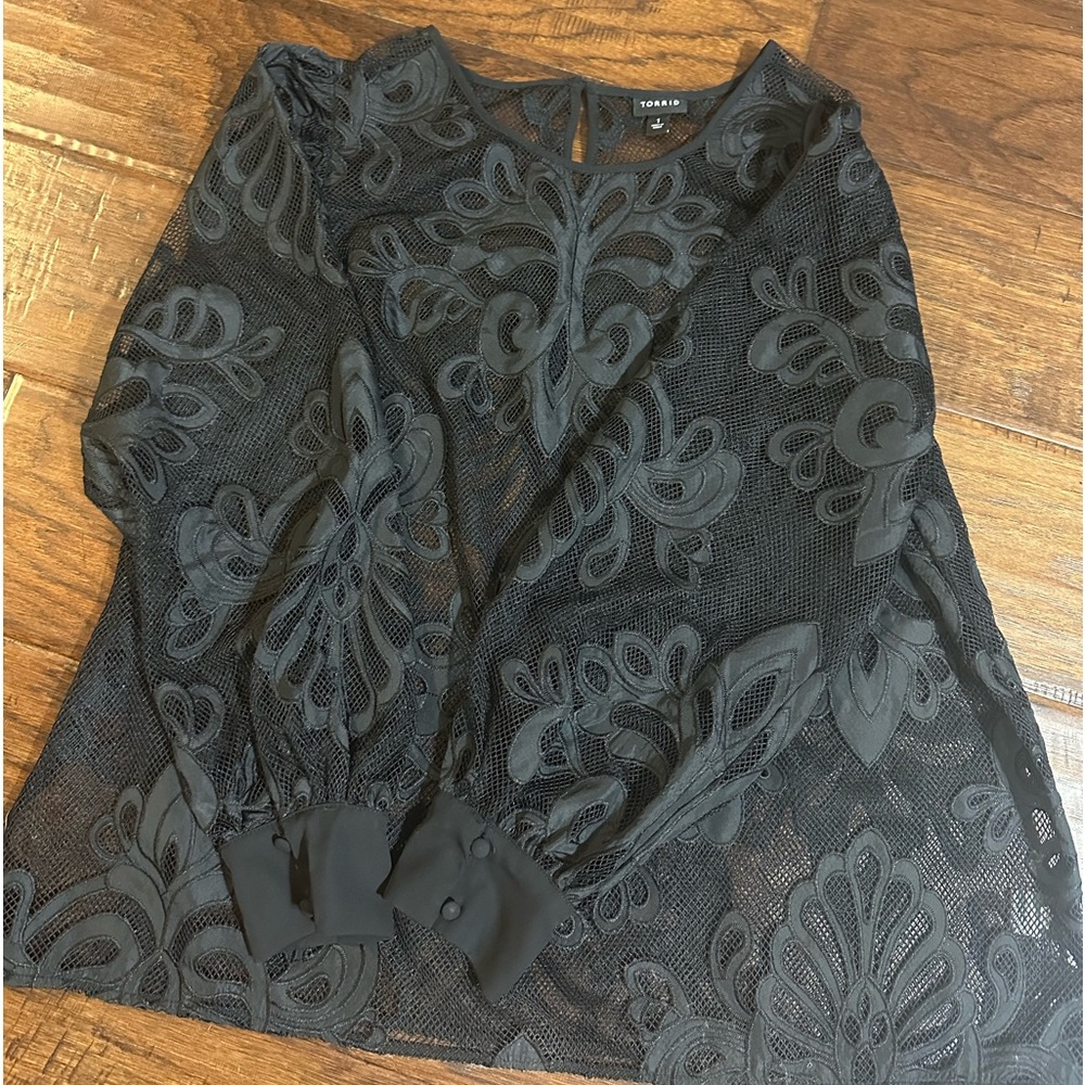 Torrid lace long sleeve blouse NWOT